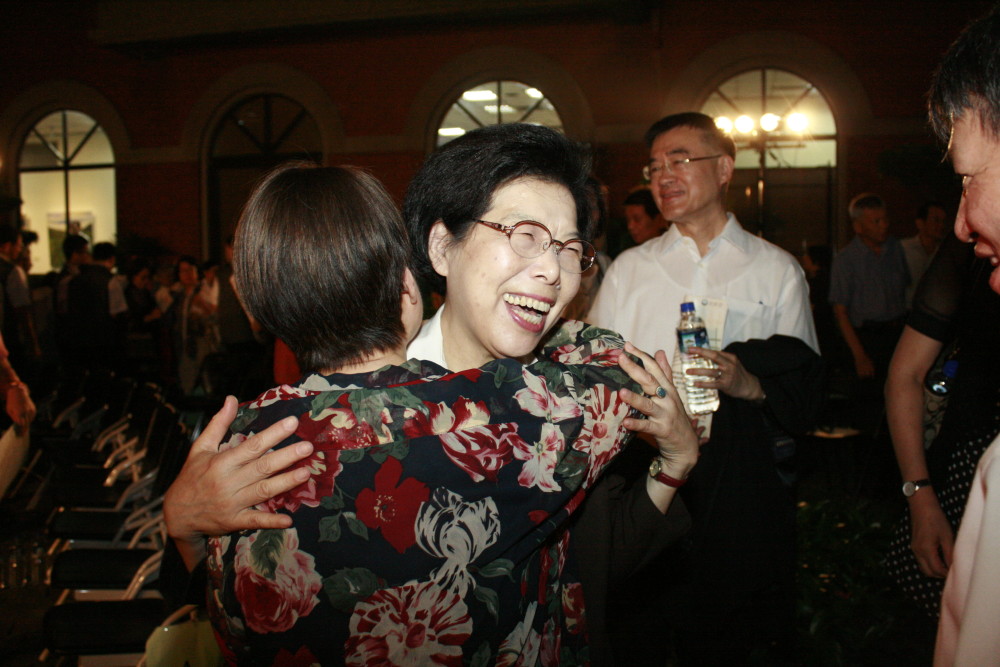 院長與來賓道別